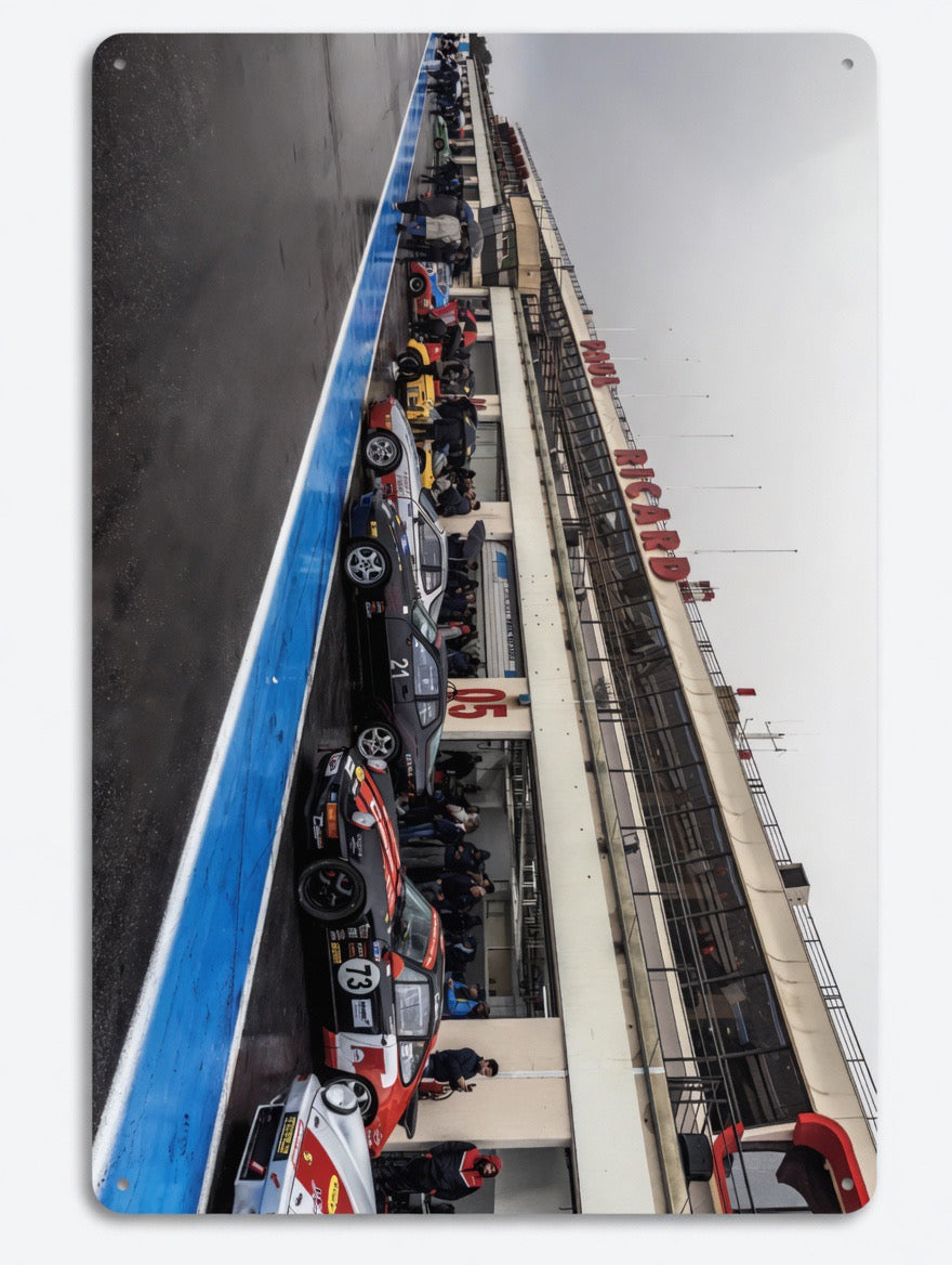 Plaque Métal Circuit Paul Ricard – Pit Lane Vintage 30 x 20 cm
