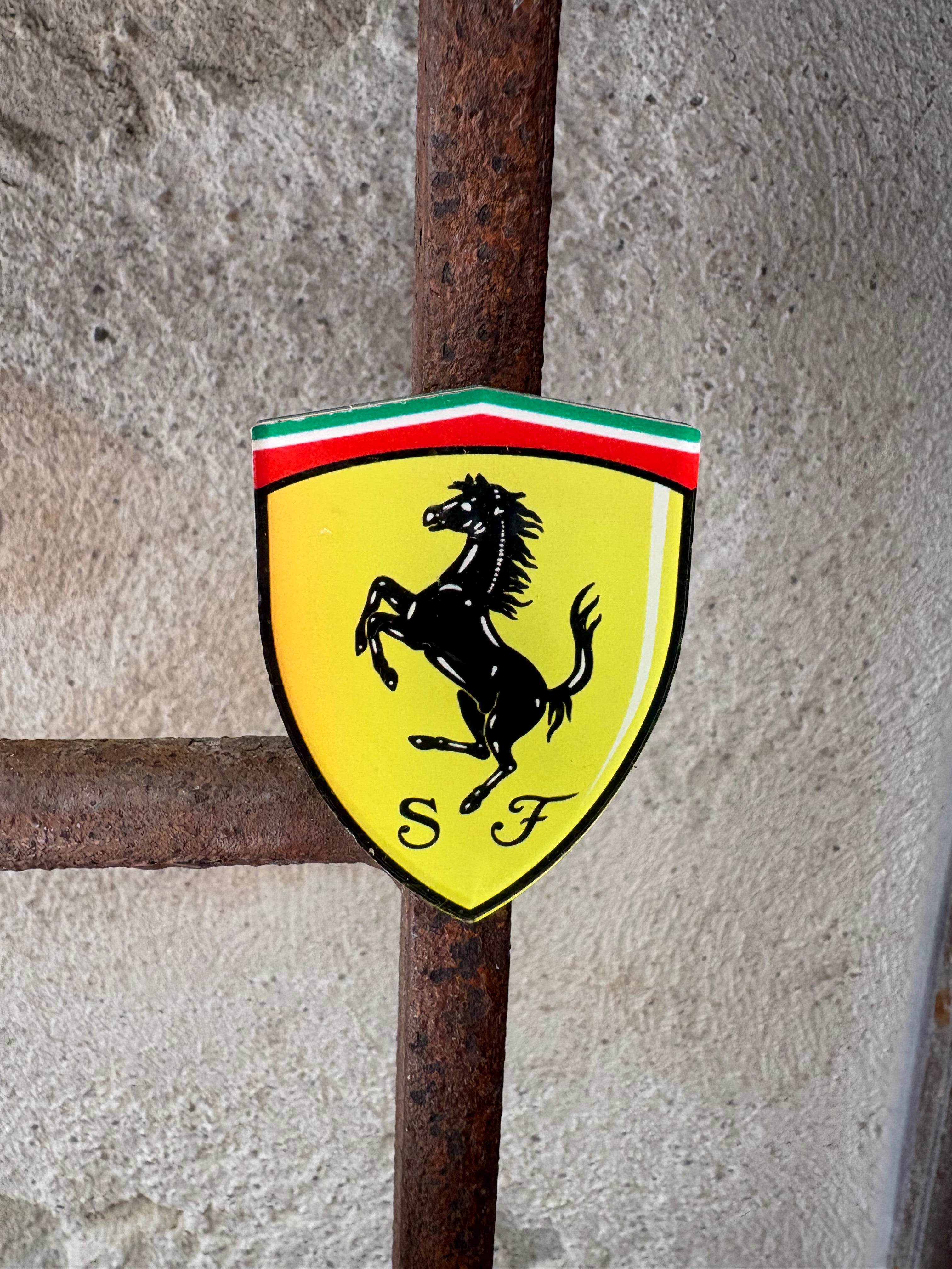 MAGNET FERRARI 6 CM