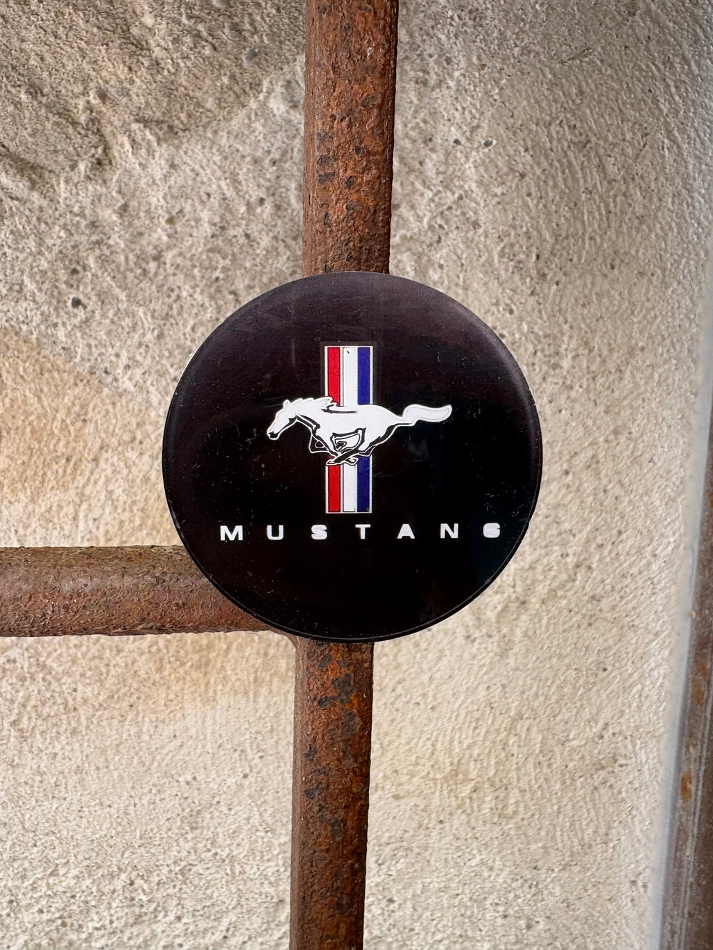 MAGNET MUSTANG 6 CM