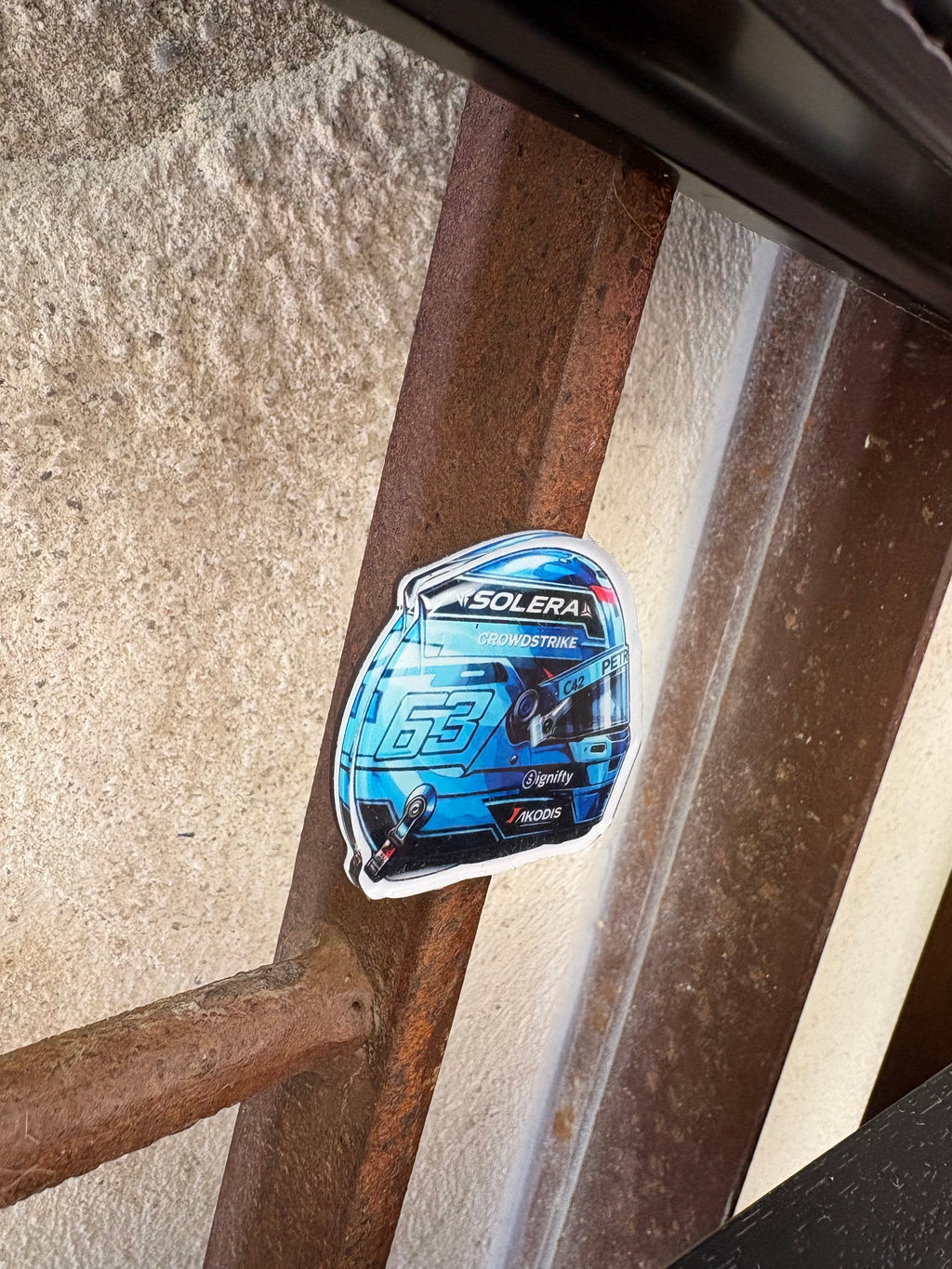 MAGNET CASQUE GEORGE RUSSELL 6 CM