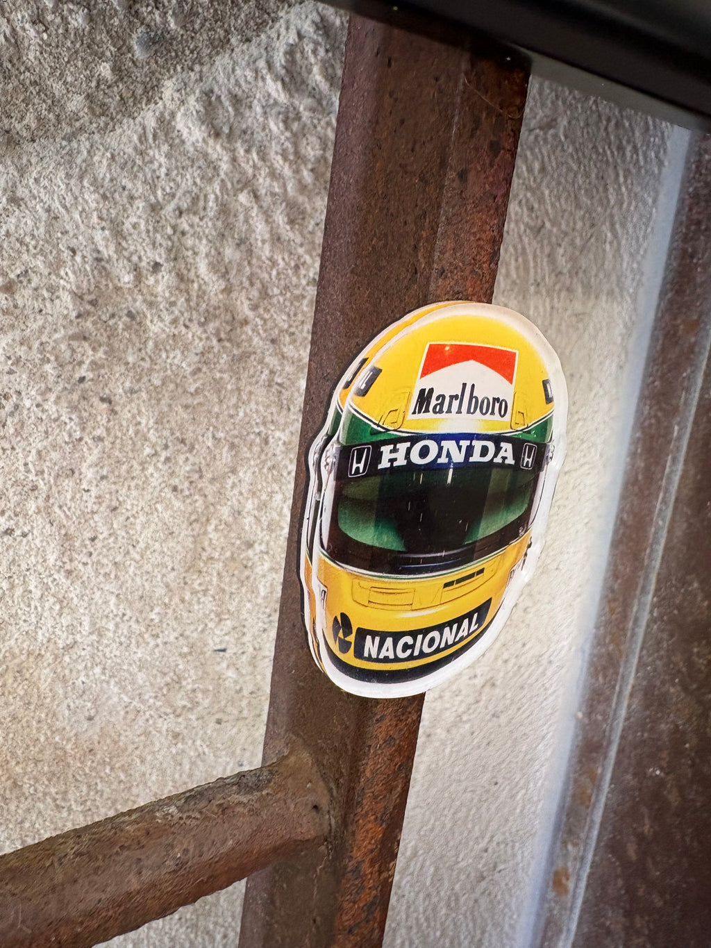 MAGNET CASQUE AYRTON SENNA 6 CM