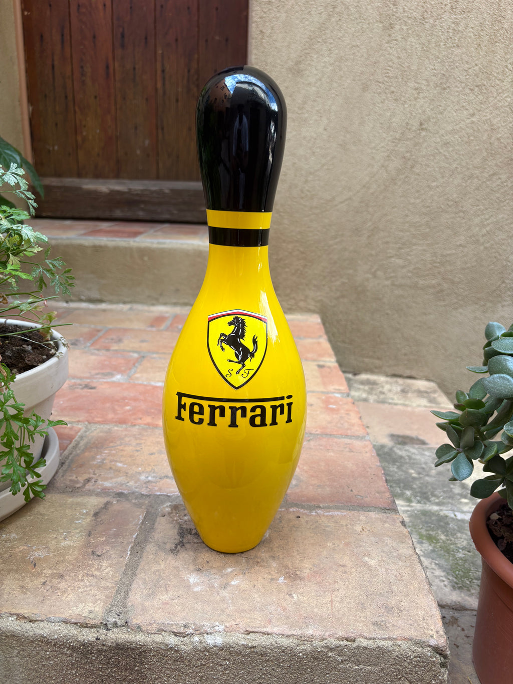 Quille Ferrari 40 cm (Cliquez ici pour voir les différentes couleurs disponibles)