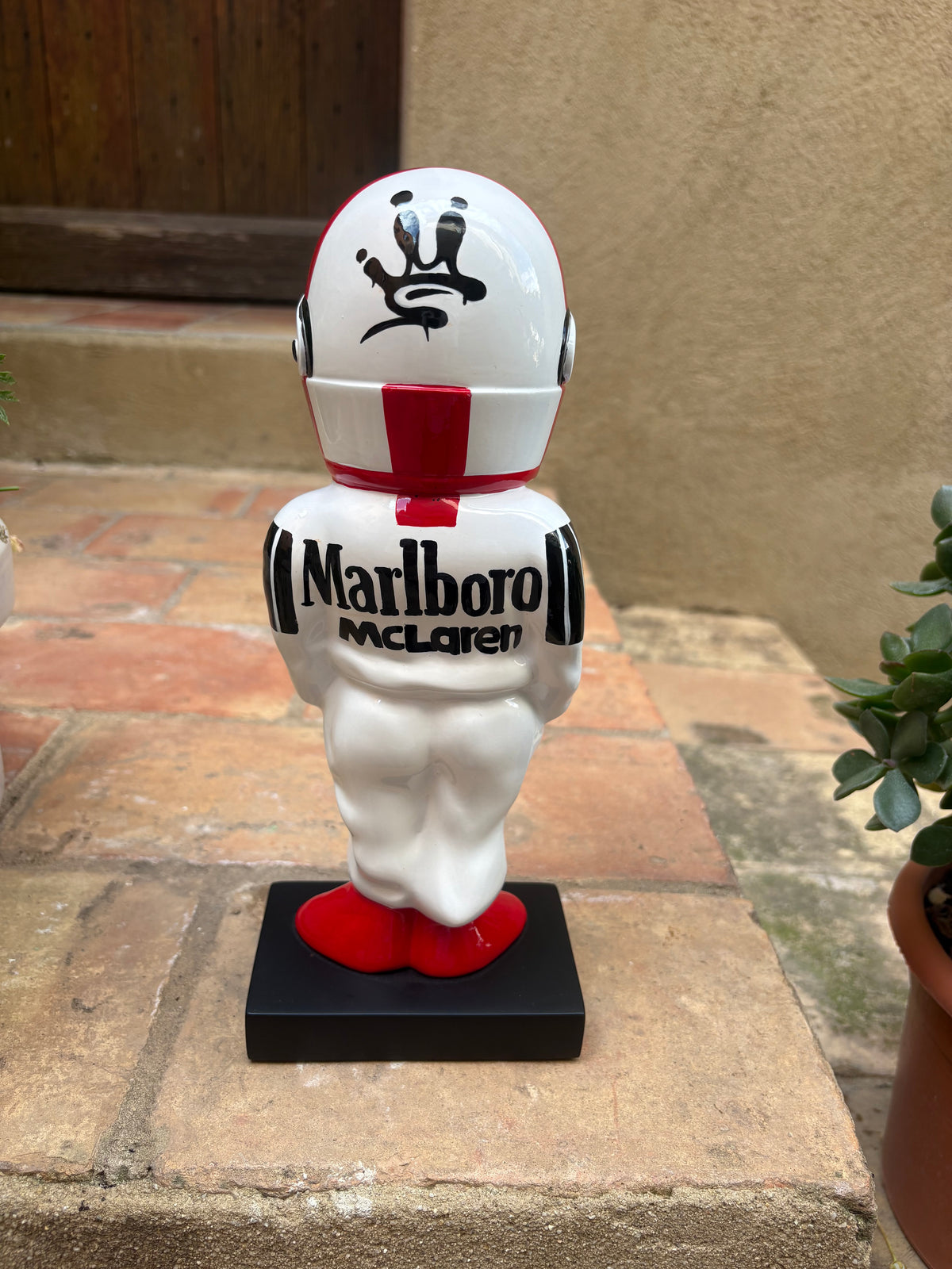 Statue Pilote F1 Marlboro – 28 cm